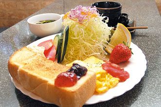 モーニングセット 480円 玄米 or トースト